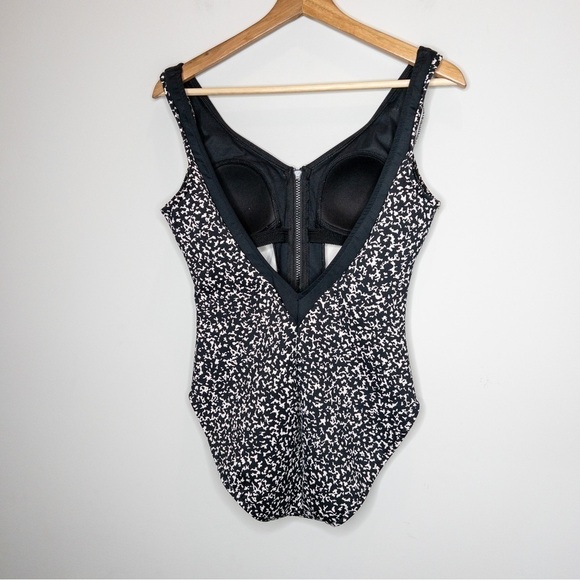 Magicsuit Womens Black and White Spotted Zipper Front One Piece Swimsuit Size 6 - Picture 5 of 12